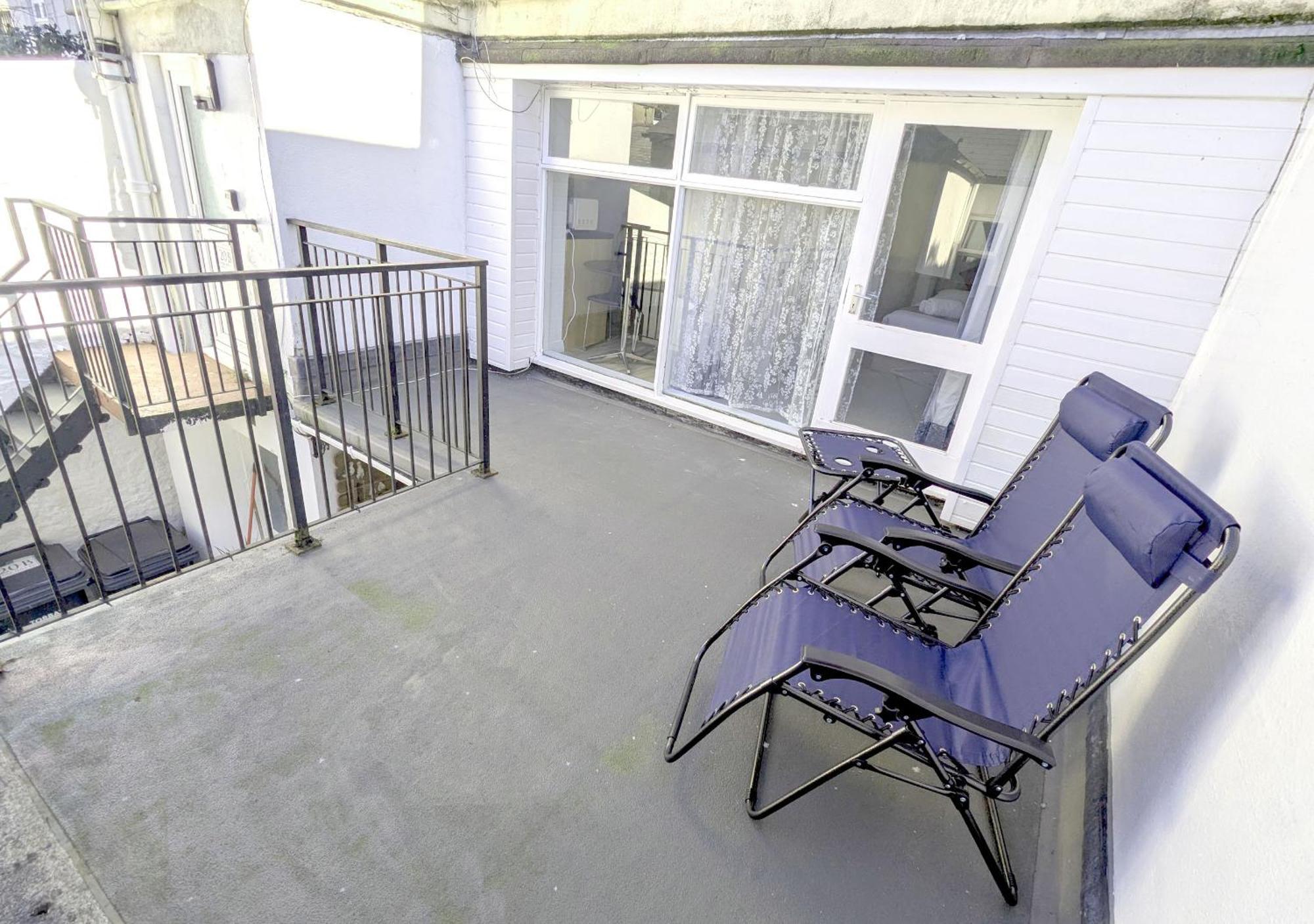 Harbour Steps - Torquay Luxury Apartment - Balcony, Free Parking, Netflix & Wifi Exterior photo
